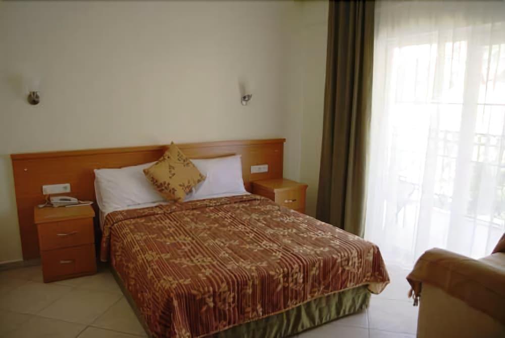 Celay Hotel Олюденіз Екстер'єр фото